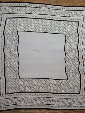 DANA BUCHMAN Women's Fashion Scarf CREAM BROWN Chains Satin Large 43" Square